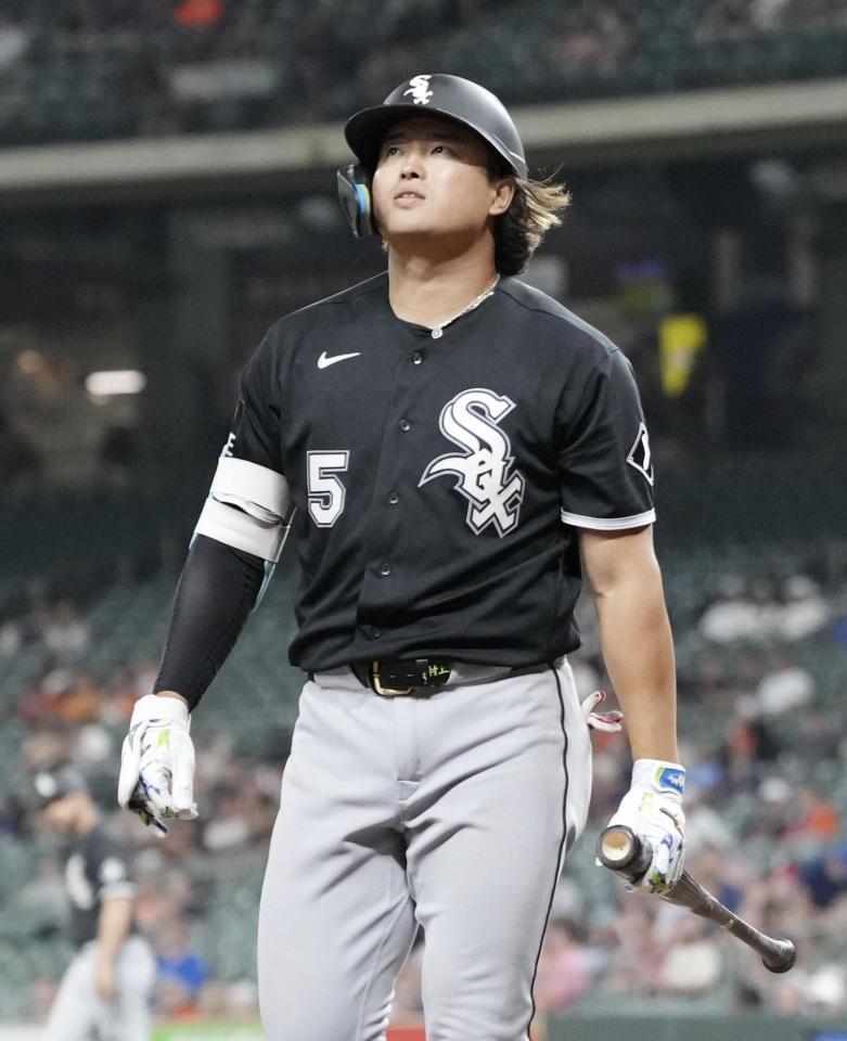 　アストロズ戦の８回、空振り三振に倒れたホワイトソックス・村上（共同）