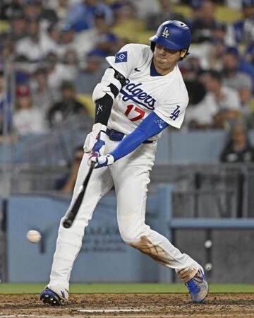 　カージナルス戦の６回、空振り三振に倒れたドジャース・大谷＝ロサンゼルス（共同）