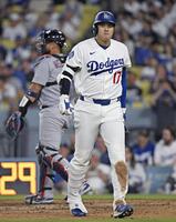 　カージナルス戦の６回、空振り三振に倒れたドジャース・大谷＝ロサンゼルス（共同）