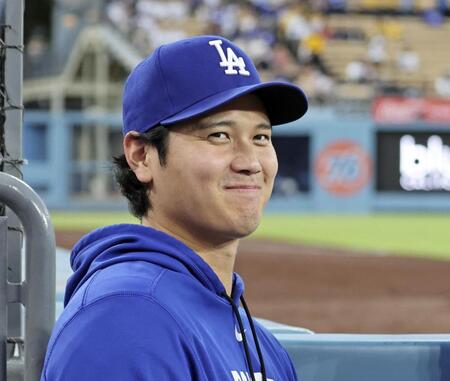 先発を外れた大谷（共同）