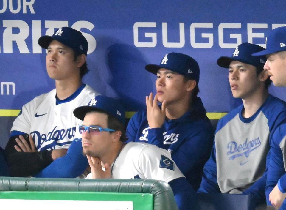 ドジャースの（左から）大谷翔平、山本由伸、佐々木朗希