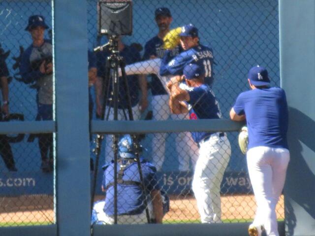 ロバーツ監督が佐々木朗希の剛球体感