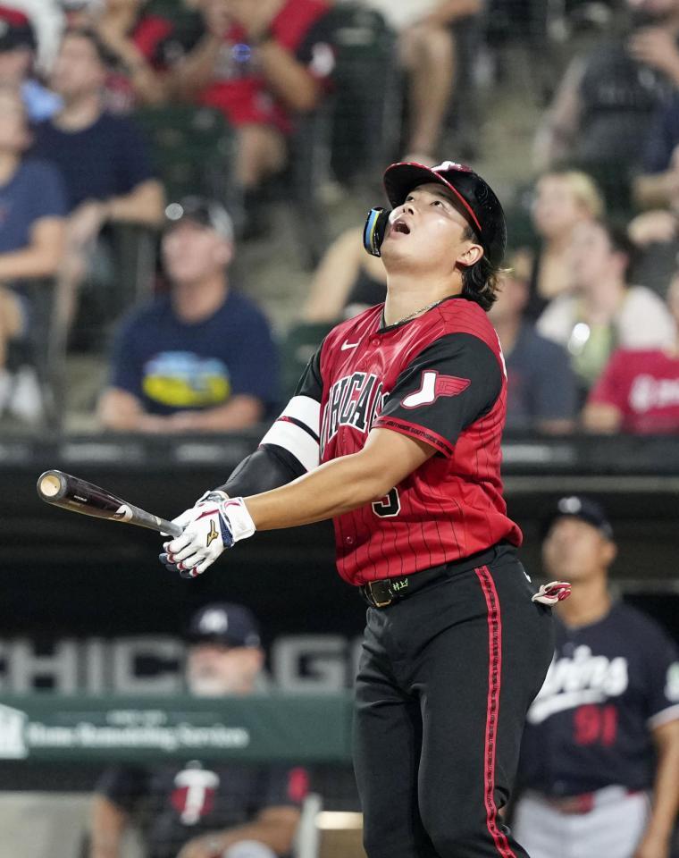 　ツインズ戦の４回、左飛に倒れるホワイトソックス・村上＝シカゴ（共同）
