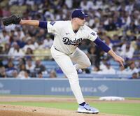 　レッズ戦に先発したドジャースのスクバル＝ロサンゼルス（共同）