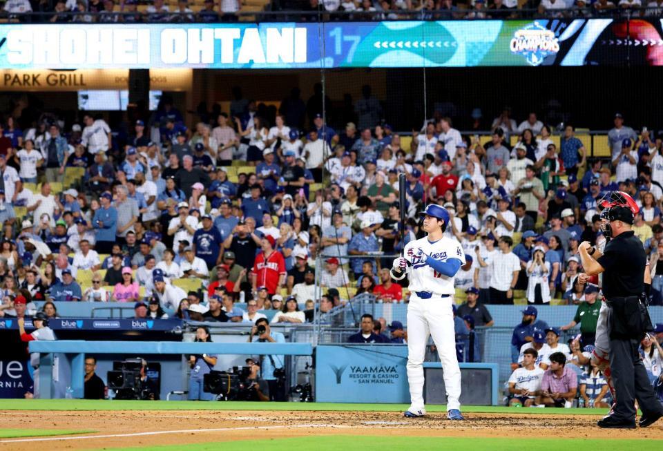 ５回、打席に立つドジャース・大谷（共同）