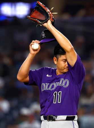 　ヤンキース戦に先発したロッキーズ・菅野。６回を５失点で９敗目を喫した＝ニューヨーク（ＡＰ＝共同）