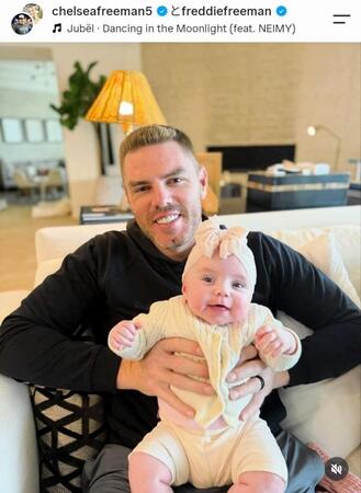 フリーマンの妻・チェルシーさんのインスタグラム（ｃｈｅｌｓｅａｆｒｅｅｍａｎ５）より
