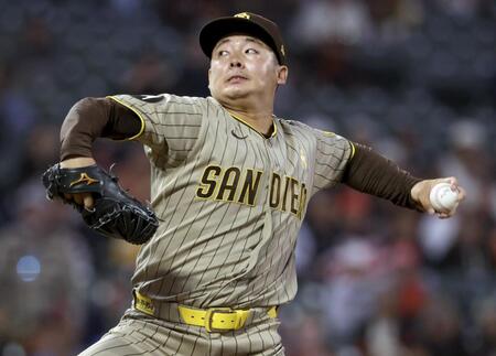 ９回に登板し、今季初セーブを挙げた松井（ＡＰ＝共同）