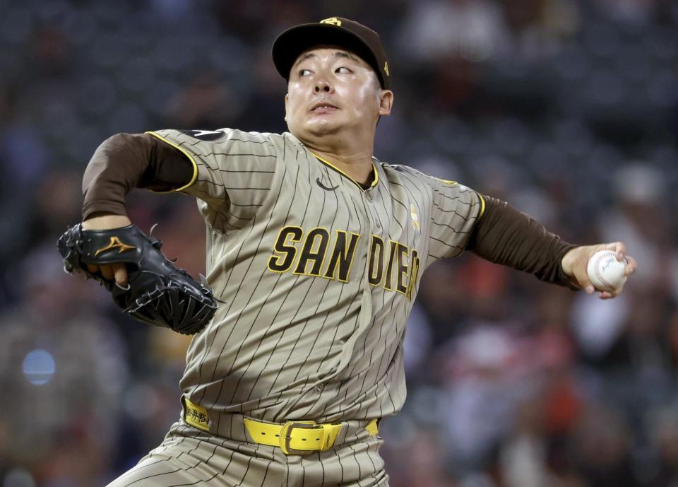 ９回に登板し、今季初セーブを挙げた松井（ＡＰ＝共同）