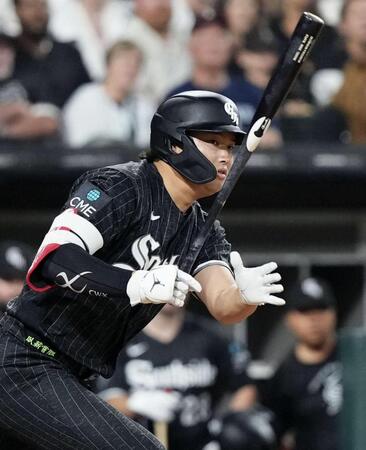 　タイガース戦の８回、右翼線にメジャー初となる三塁打を放つホワイトソックス・村上＝シカゴ（共同）