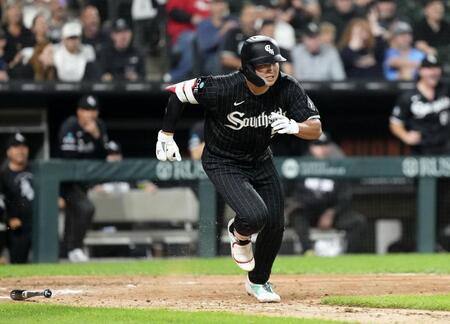　タイガース戦の８回、右翼線にメジャー初となる三塁打を放ったホワイトソックス・村上＝シカゴ（共同）
