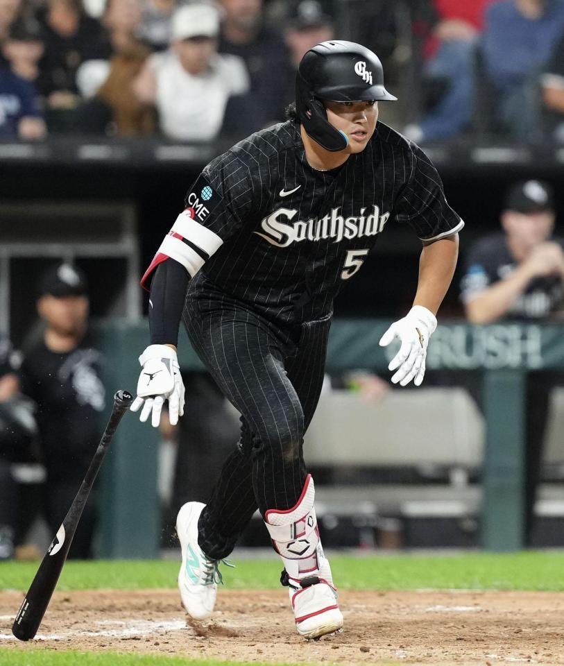 　タイガース戦の８回、右翼線にメジャー初となる三塁打を放ったホワイトソックス・村上＝シカゴ（共同）