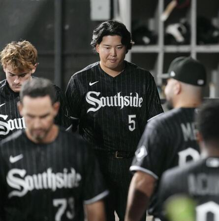 　タイガースに敗れ引き揚げるホワイトソックス・村上＝シカゴ（共同）