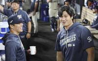ドジャース・大谷翔平（右）と山本由伸（提供・共同通信社）