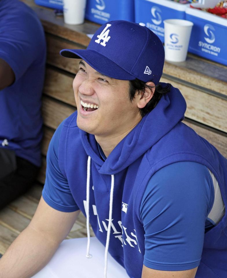 　ジャイアンツ戦でベンチのドジャース・大谷＝ロサンゼルス（共同）