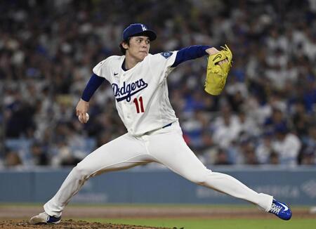 　パドレス戦の４回に登板したドジャース・佐々木朗＝ロサンゼルス（共同）