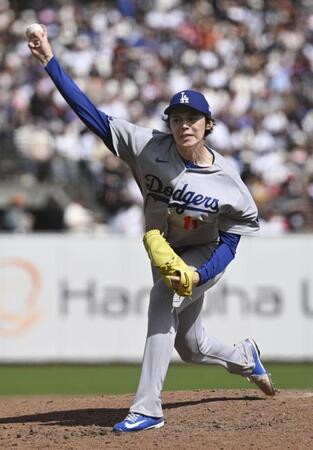 ５回に３番手で登板した佐々木（共同）