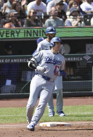 ３回、左前打を放った大谷（共同）