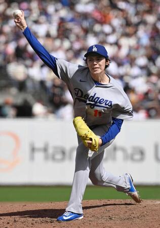 　５回に３番手で登板したドジャース・佐々木朗（共同）