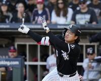 　ガーディアンズ戦の３回、空振り三振に倒れたホワイトソックス・村上＝シカゴ（共同）