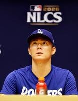 マジで泣く」「鳥肌級」大谷翔平とマジック・ジョンソン氏の2ショに
