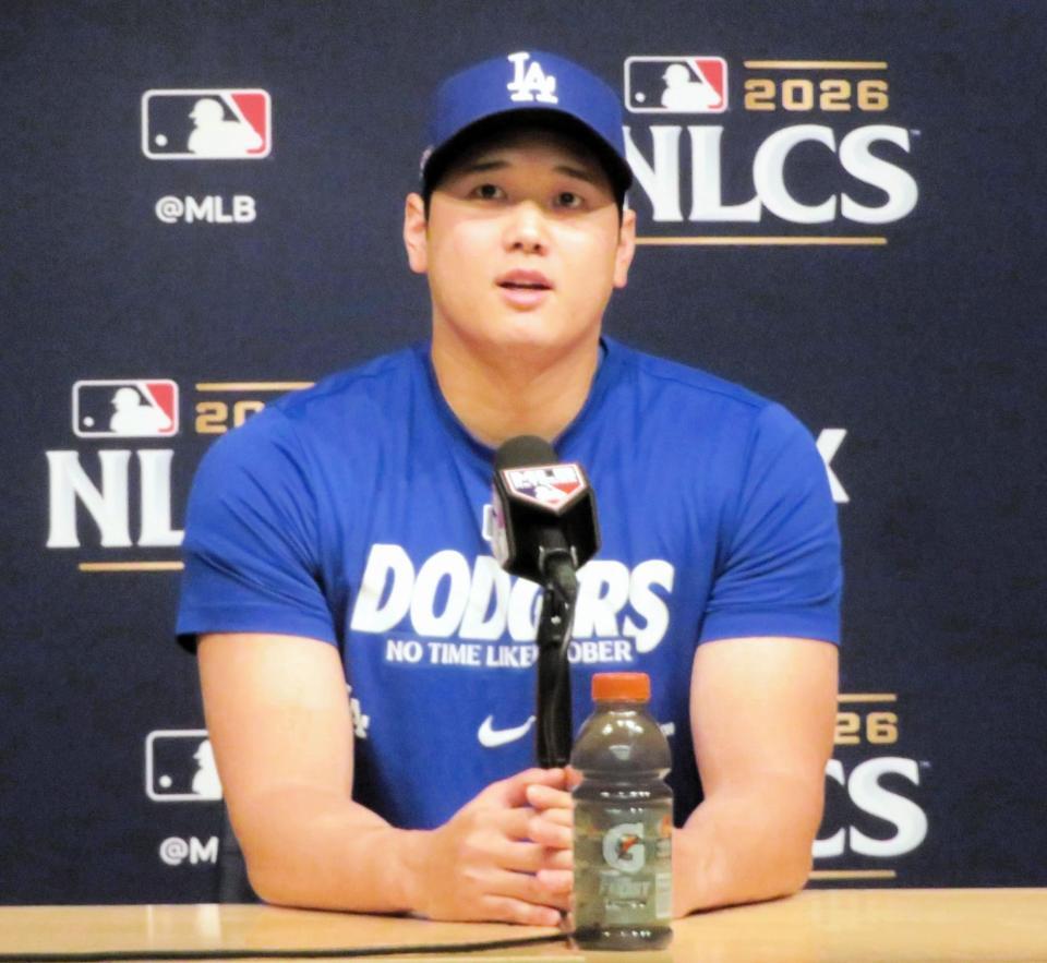 会見に臨んだ大谷翔平（撮影・小林信行）