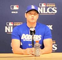 会見に臨んだ大谷翔平（撮影・小林信行）