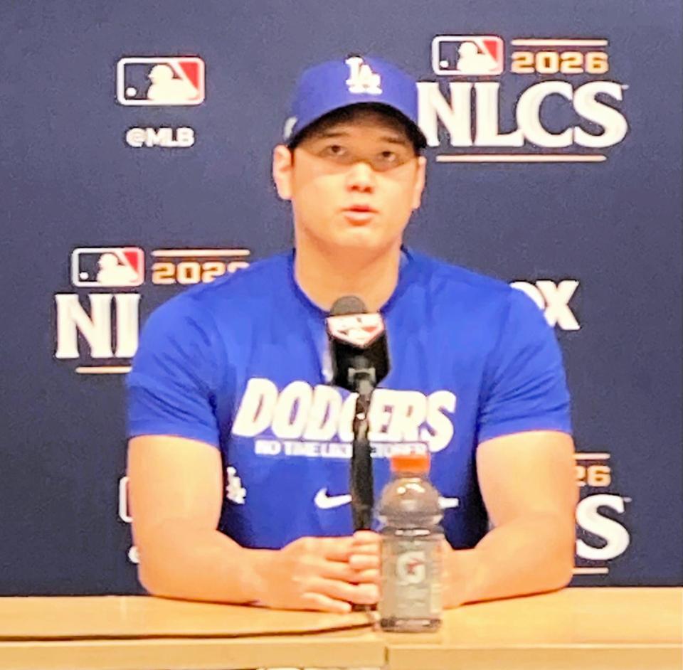 会見に臨んだ大谷翔平（撮影・小林信行）