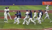 ワールドシリーズ進出を決め喜ぶレイズの選手たち（ＡＰ＝共同）
