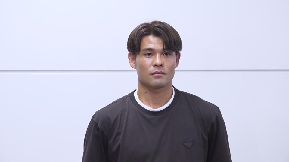 報道陣の取材に応じる佐野海舟