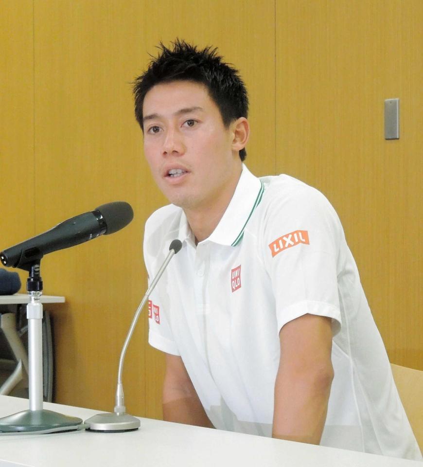 　リオ五輪に向けた会見で意気込みを語る錦織圭