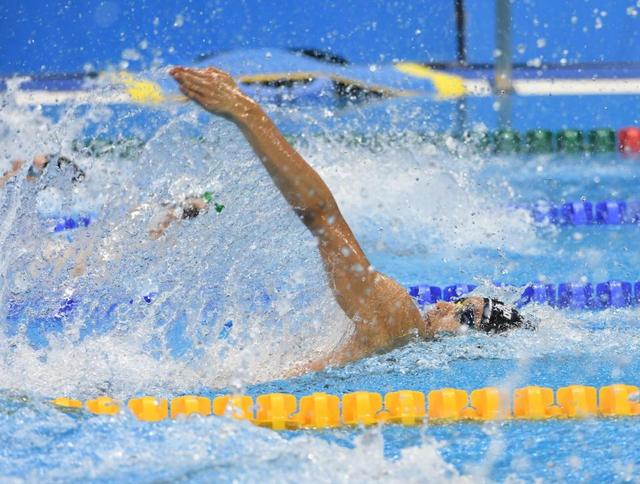 競泳男子１００背泳ぎ　入江が決勝進出決める　「まだまだ上げられる」