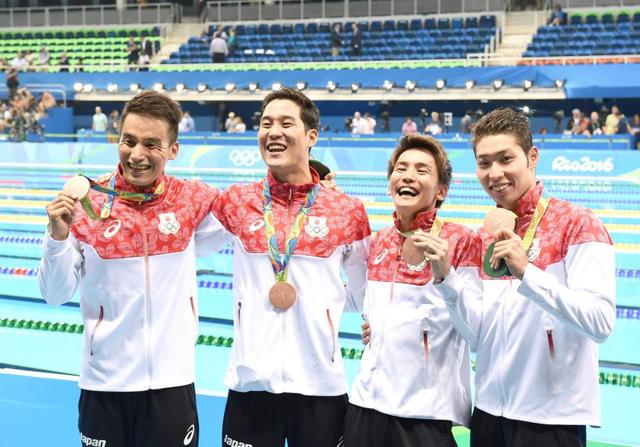 競泳日本代表・平井監督も喜び隠さず　「自由形のメダルがこんなにうれしいとは」