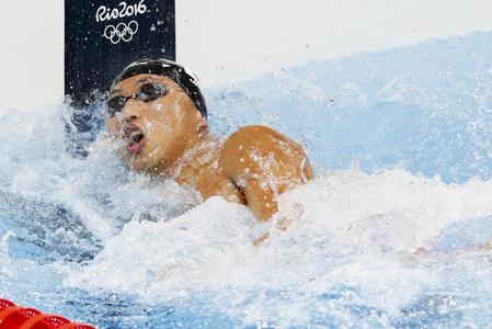 　男子50メートル自由形準決勝　ゴールした塩浦慎理＝リオデジャネイロ（共同）