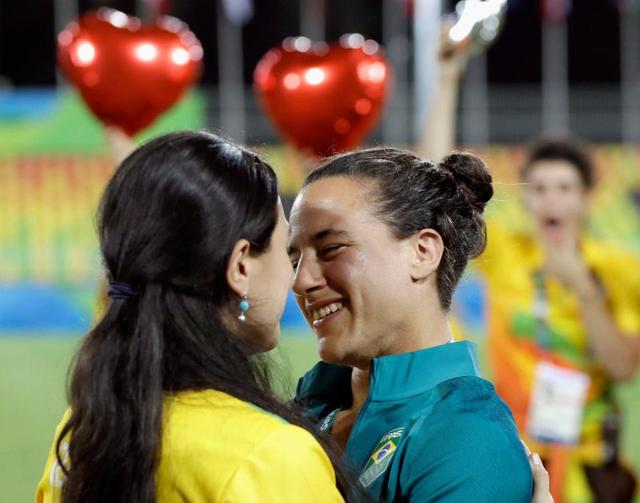 リオ五輪で公開求婚ラッシュ　今度は競歩の男性同性婚、４組目