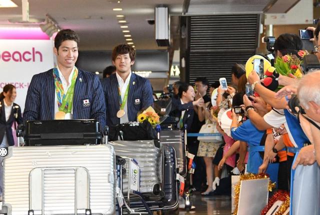 日本競泳陣が錦織に愕然「メダルを獲った当日にプライベートジェットで…」