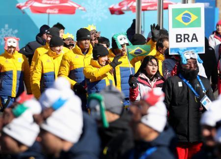 平昌五輪で最初の入村式 ブラジルなどを歓迎