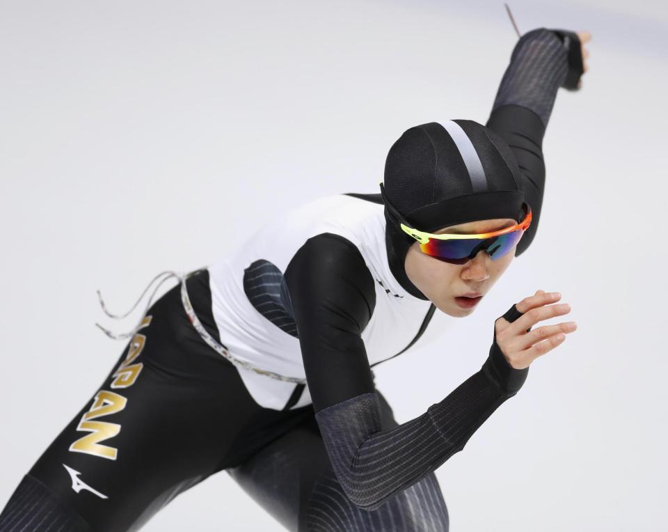 　練習するスピードスケート女子の高木美帆＝江陵（共同）