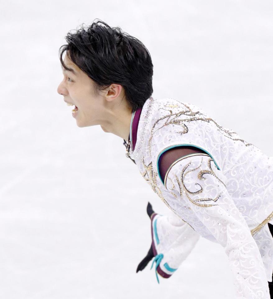 　男子フリーの演技を終え、雄たけびを上げる羽生結弦＝江陵（共同）