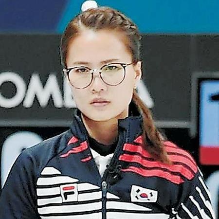 カーリング女子韓国チームの“眼鏡先輩”ことキム・ウンジョン