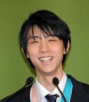 私生活での楽しみを聞かれ笑顔の羽生結弦＝東京・内幸町（撮影・堀内翔）