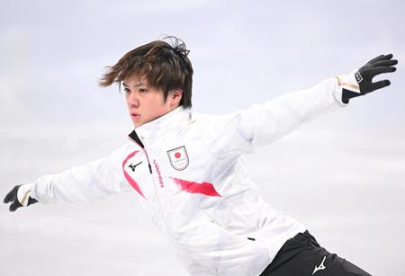 公式練習で調整する宇野昌磨（撮影・堀内翔）