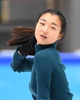 公式練習で調整を行った坂本花織（撮影・堀内翔）