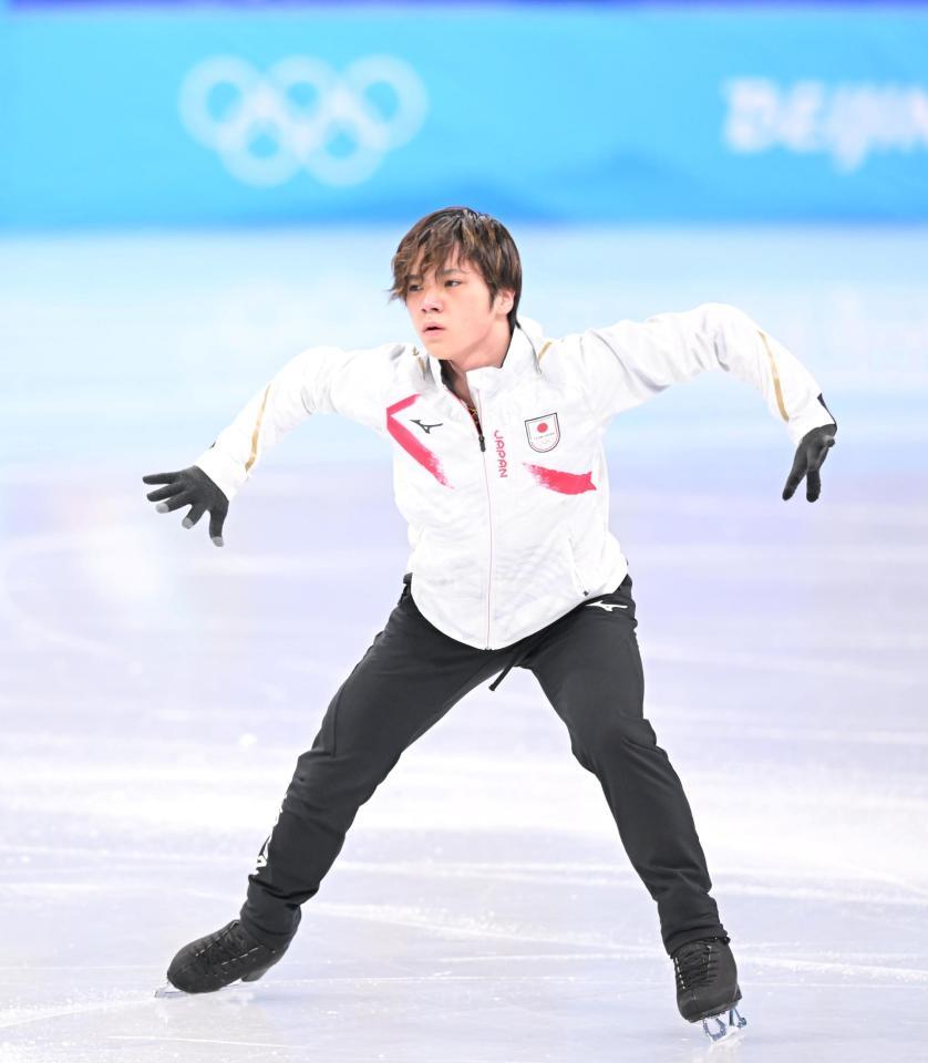 公式練習で調整する宇野昌磨（撮影・堀内翔）