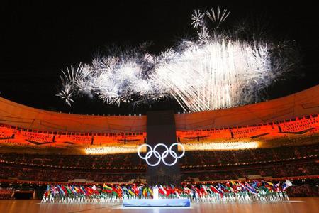 　北京冬季五輪の開会式で打ち上げられた花火