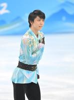 　演技を終え、スタンドにあいさつする羽生結弦（撮影・高部洋祐）