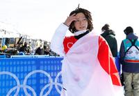 男子ハーフパイプで金メダルを獲得した平野歩夢（共同）