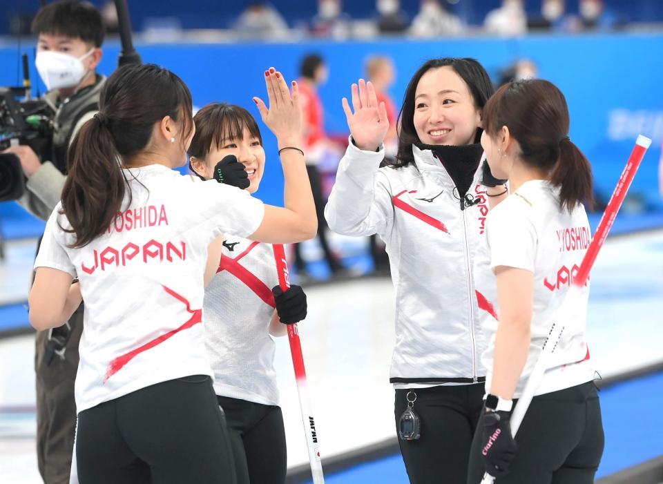 カーリング女子 まりちゃーん の呼びかけに本橋麻里が反応 みんな 北京五輪 デイリースポーツ Online