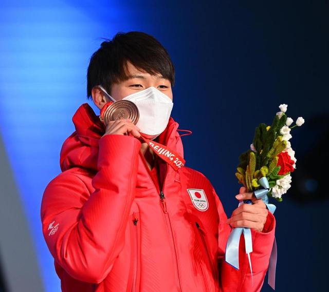 森重航が銅メダル“三本の矢”団結で日本のお家芸復活 個性派３人の切磋琢磨が結実