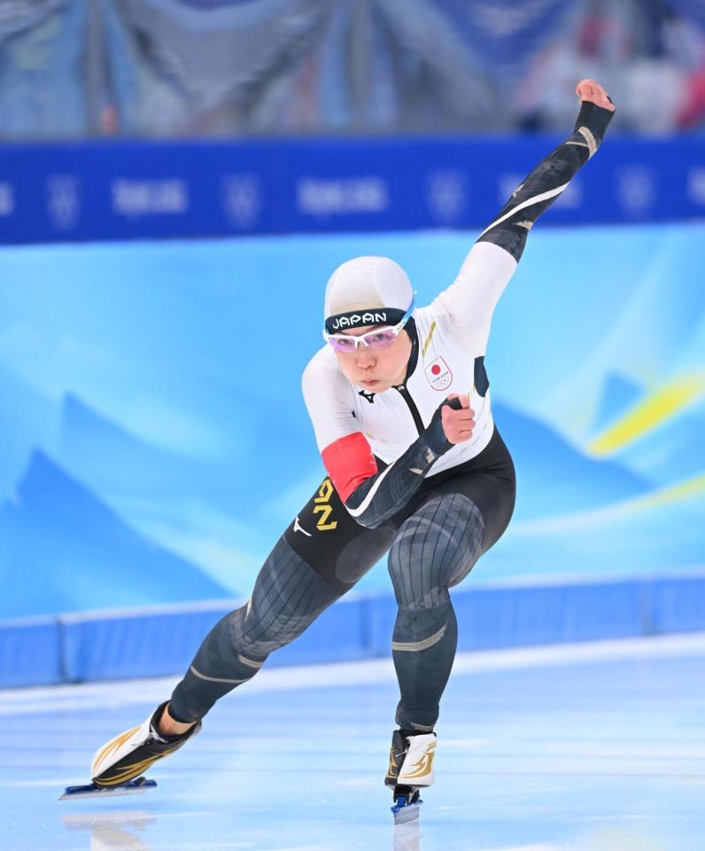 　女子５００メートルの小平奈緒の滑り（撮影・堀内翔）